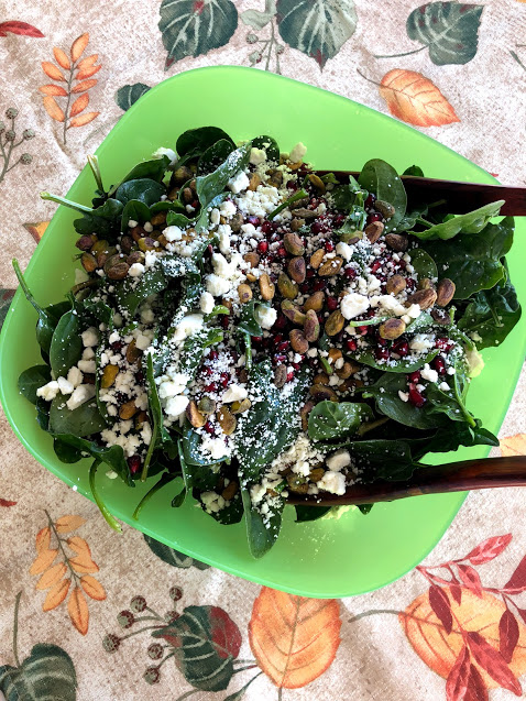 Read more about the article Spinach Pomegranate Pistachio Salad