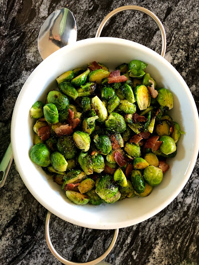 You are currently viewing Seared Brussels sprouts with bacon garlic aioli